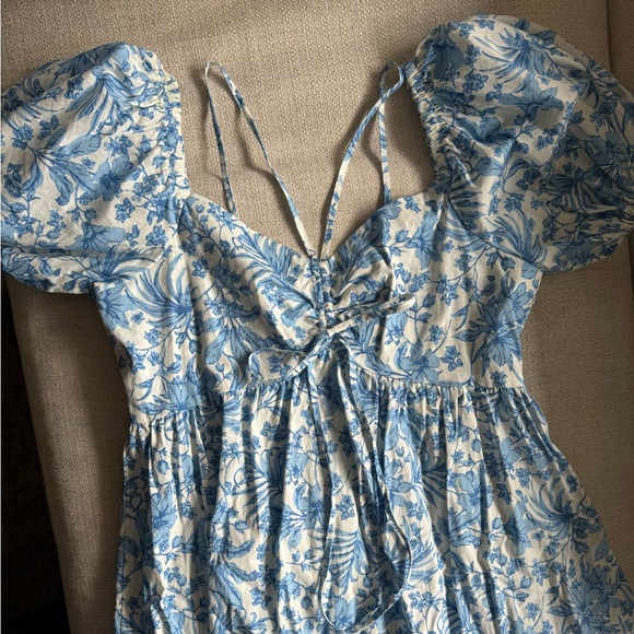 AQUA by Bloomingdale’s Blue and White Floral Dress - Picture 5 of 8
